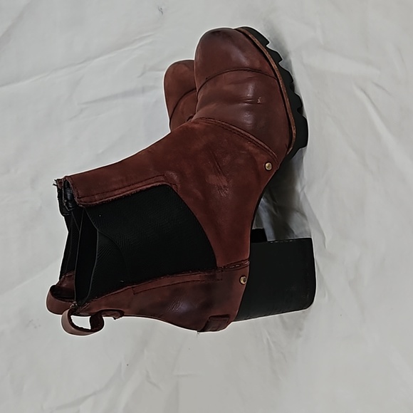 SOREL Addington Slip-on Waterproof Leather Elastic Gores Chelsea Boot Size 7 - Picture 3 of 16